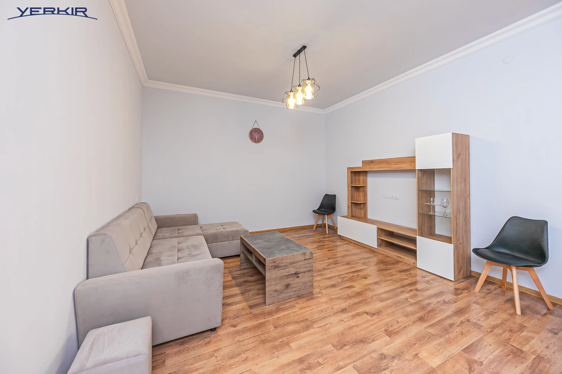 Բնակարաններ Կոդ` 5+319240