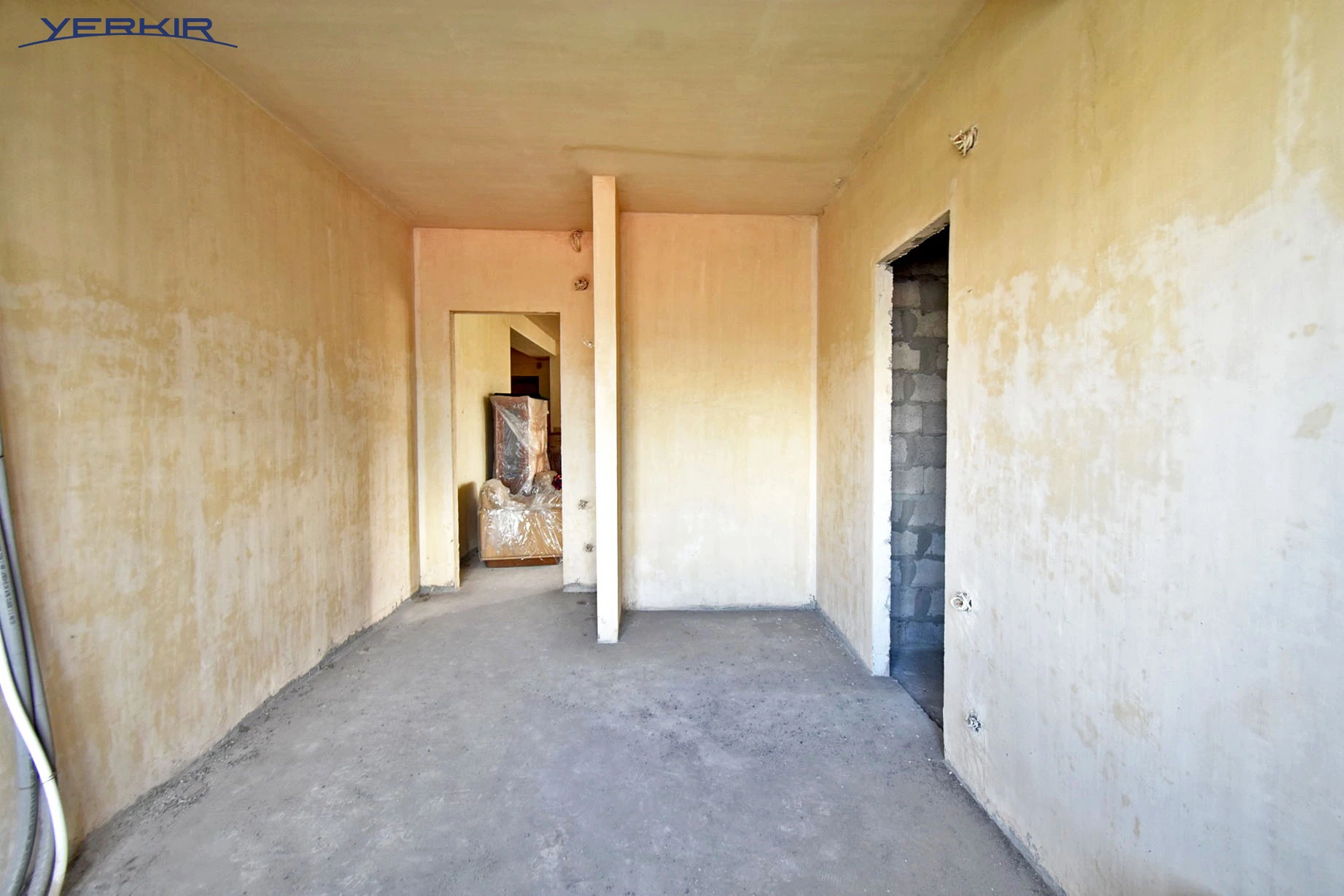 Բնակարաններ Կոդ` 5+318118