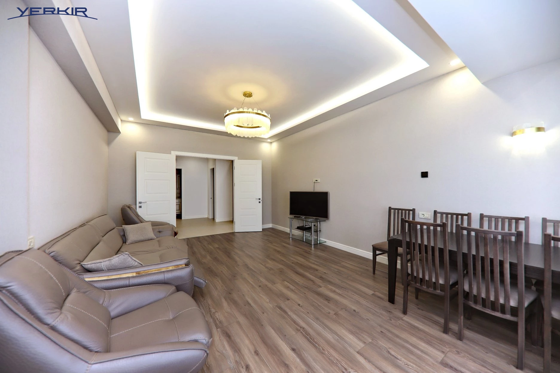 Apartments Code: 9+4425808